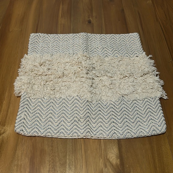Cream and silver woven tweed pillow. - Picture 1 of 4